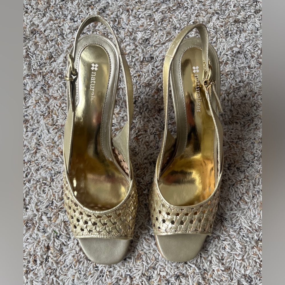 NEW! Naturalizer Gold Slingback Heels with Lattice Design